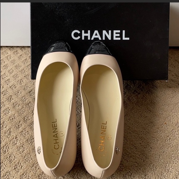 ✨SOLD ON TR✨CHANEL Classic Flats